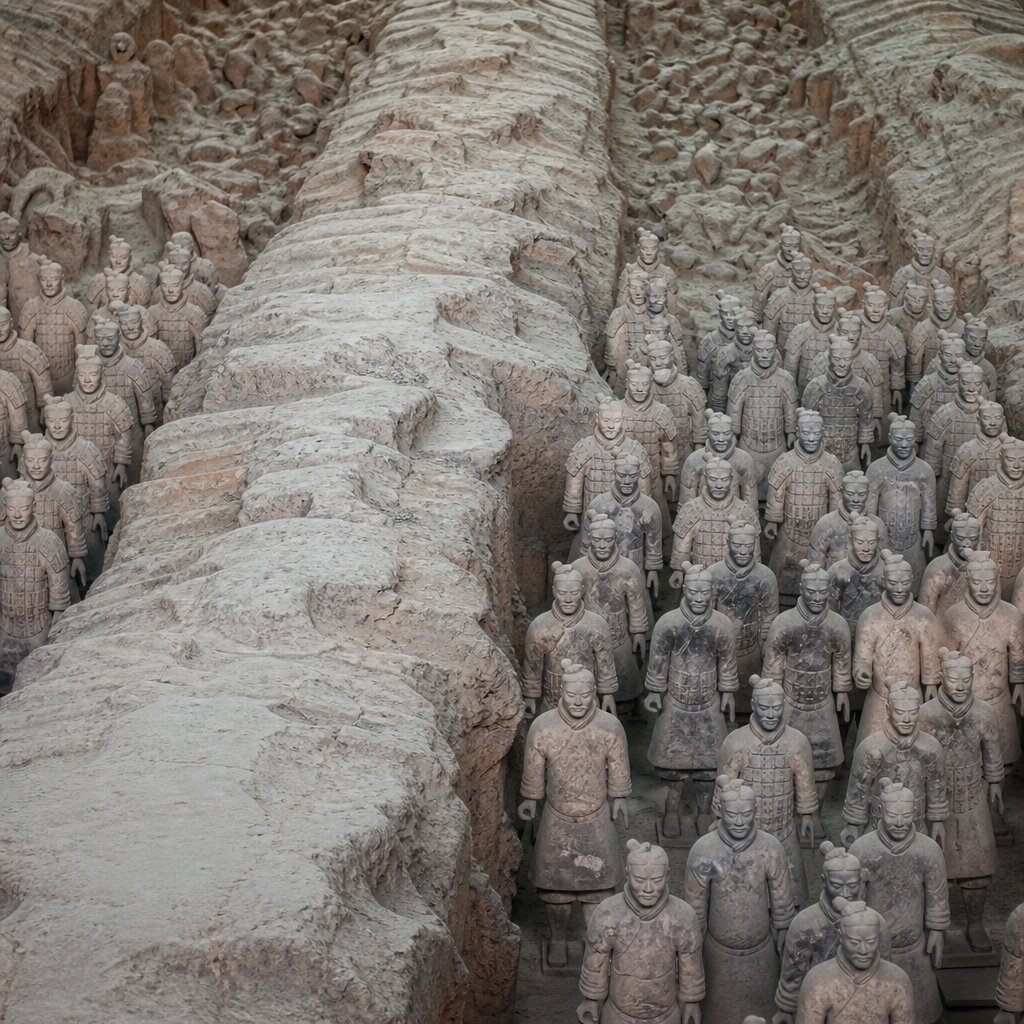 Illustration historique : Érection de l'Armée de terre cuite du Mausolée de Qin Shi Huang